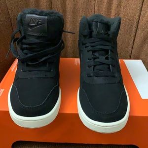 Womens NIKE EBERNON MID SE Sneakers NEW W/O Box